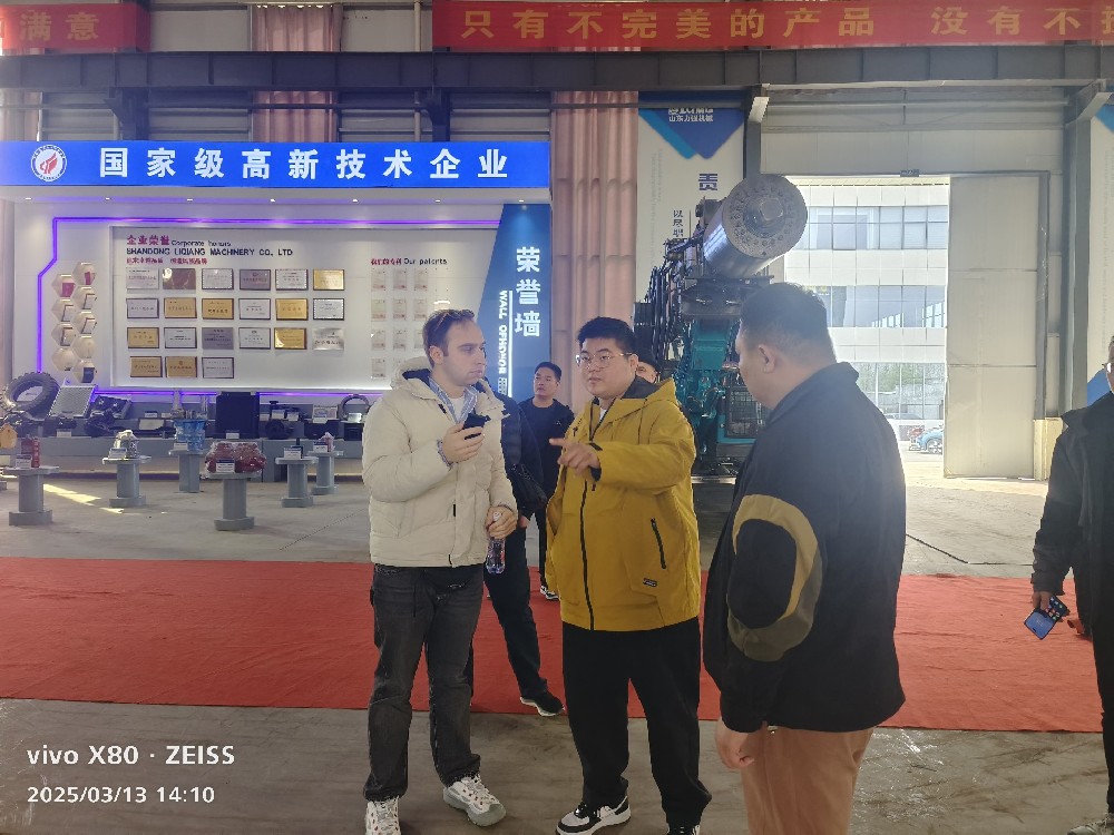 山东力强机械有限责任公司 格鲁吉亚客商来公司考察